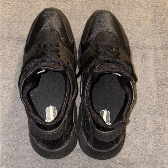 Nike Huarache Men's Black Athletic Shoes - Picture 3 of 6